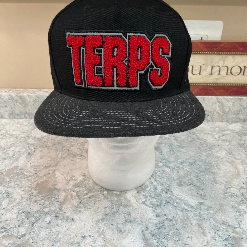 Zephyr Hat Snapback Maryland Terrapins OSFM Black Red Terps Chenille Flat Brim